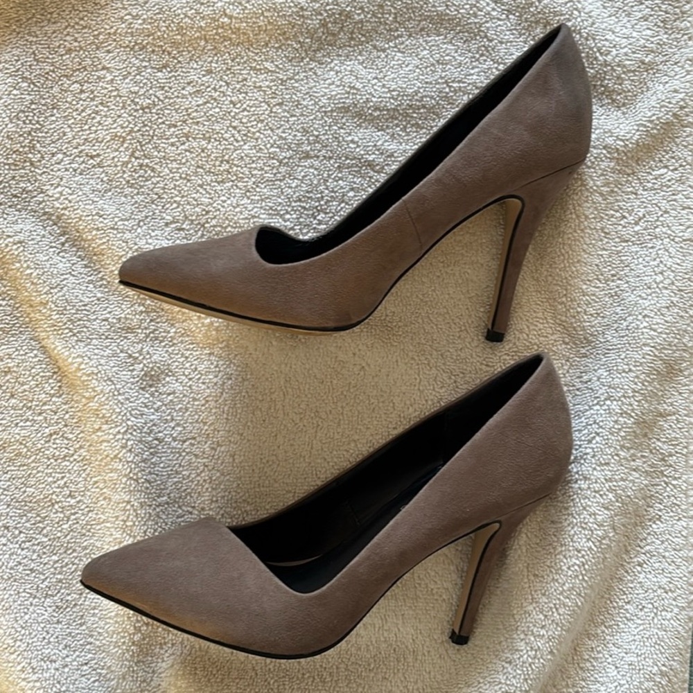 Aldo Suede Pumps size 6